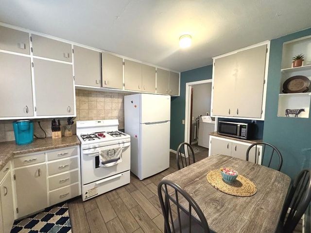 205 E Van Buren Street, Gallatin, MO 64640