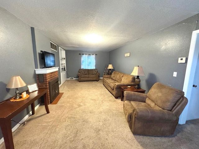 205 E Van Buren Street, Gallatin, MO 64640