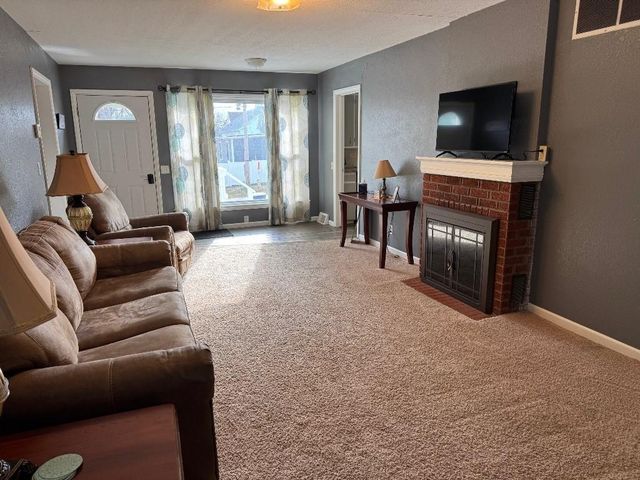 205 E Van Buren Street, Gallatin, MO 64640