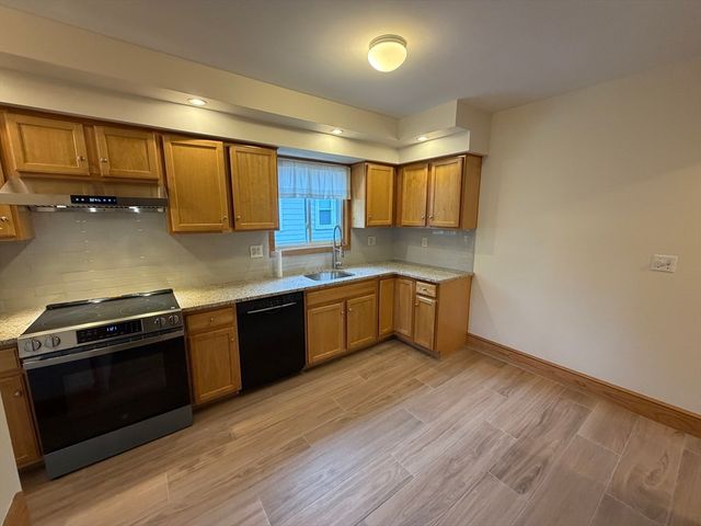 24-26 Benjamin Rd 24, Belmont, MA 02478