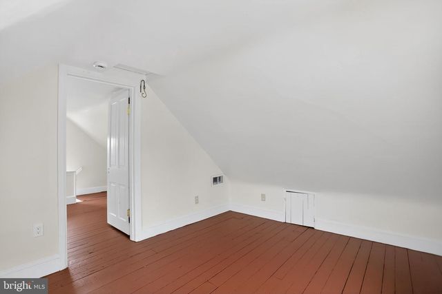 20 W WAVERLY RD, Glenside, PA 19038