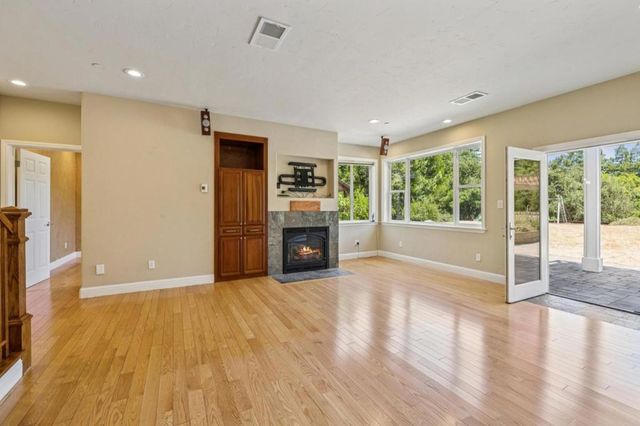 23583 Summit Road, Los Gatos, CA 95033