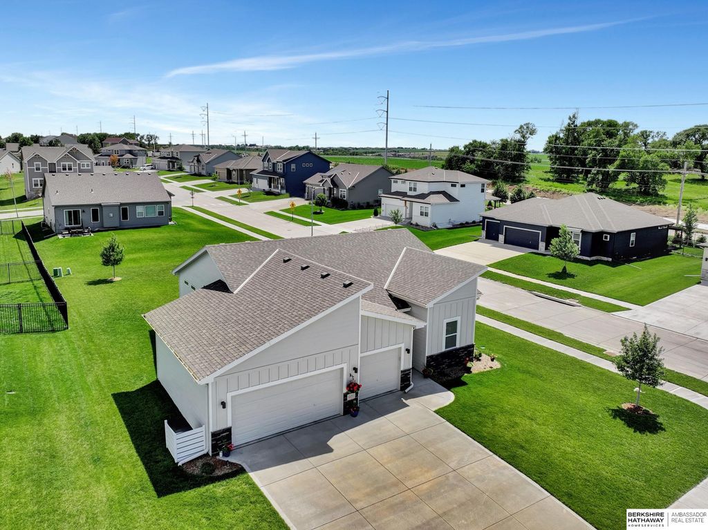 11263 Osprey Circle, Papillion, NE 68046