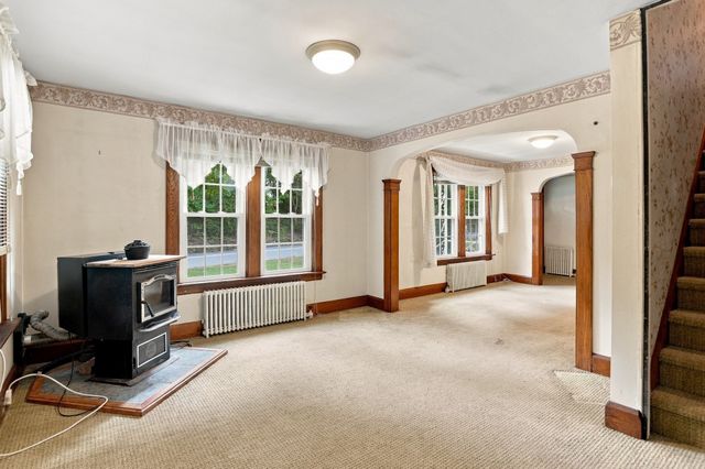 416 Rochdale St, Auburn, MA 01501