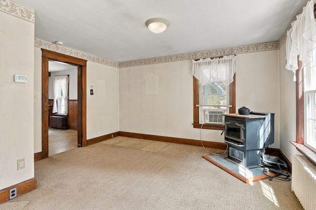 416 Rochdale St, Auburn, MA 01501