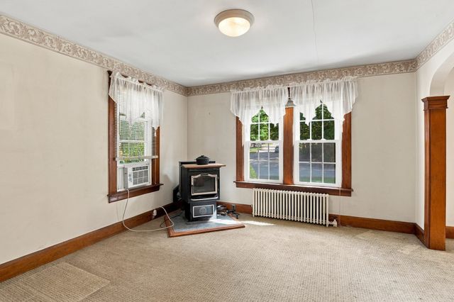 416 Rochdale St, Auburn, MA 01501