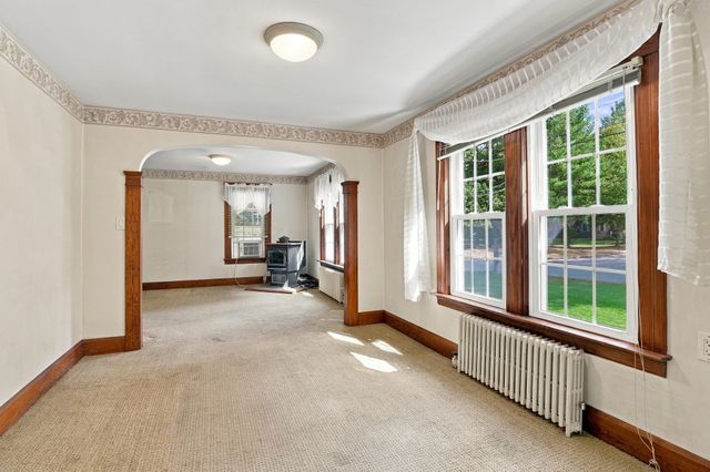 416 Rochdale St, Auburn, MA 01501