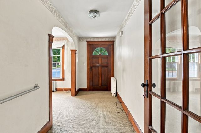 416 Rochdale St, Auburn, MA 01501