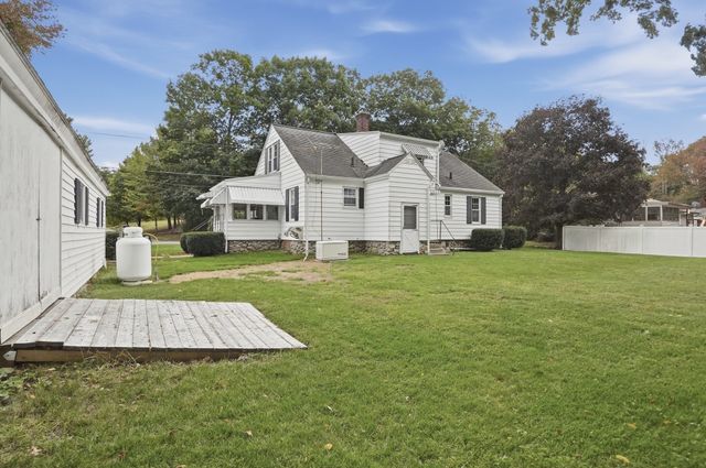 416 Rochdale St, Auburn, MA 01501