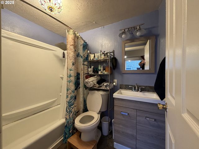 1018 7TH St Nw, Salem, OR 97304