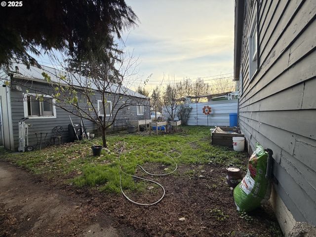 1018 7TH St Nw, Salem, OR 97304