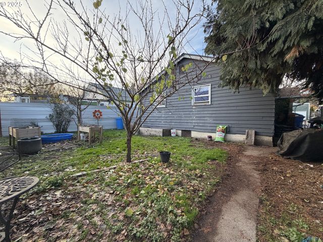 1018 7TH St Nw, Salem, OR 97304