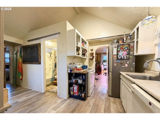 1018 7TH St Nw, Salem, OR 97304