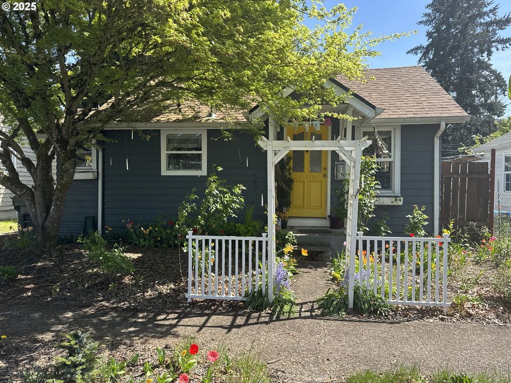 1018 7TH St Nw, Salem, OR 97304