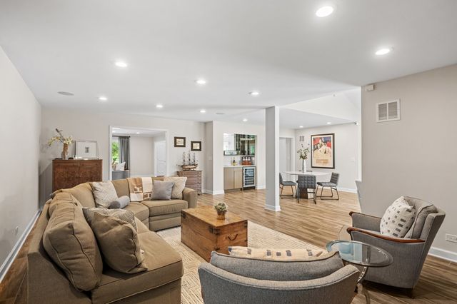 3631 Indian Wells Lane, Northbrook, IL 60062