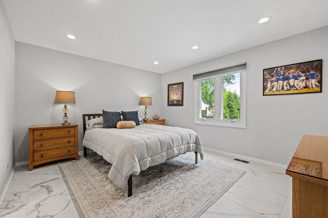 3631 Indian Wells Lane, Northbrook, IL 60062