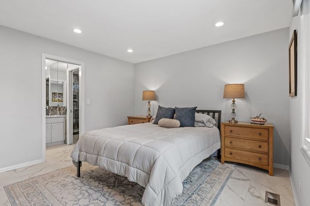 3631 Indian Wells Lane, Northbrook, IL 60062