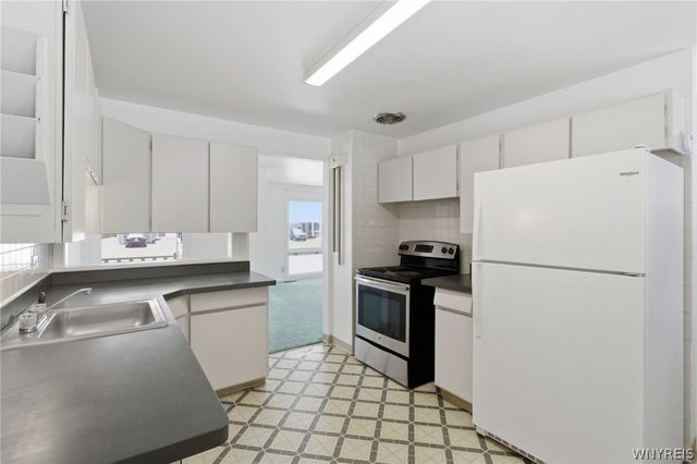 66 Evergreen Drive, Tonawanda, NY 14150