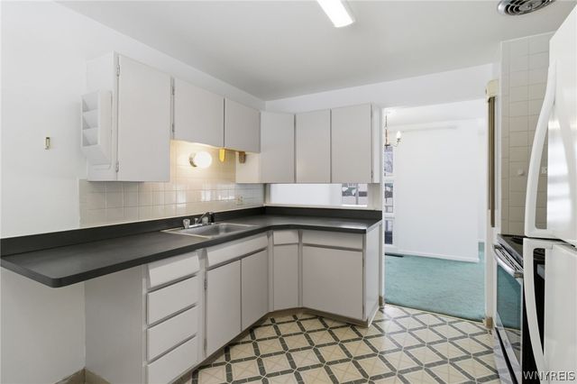 66 Evergreen Drive, Tonawanda, NY 14150