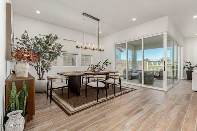 17360 W CRAWFORDSVILLE Drive, Surprise, AZ 85388