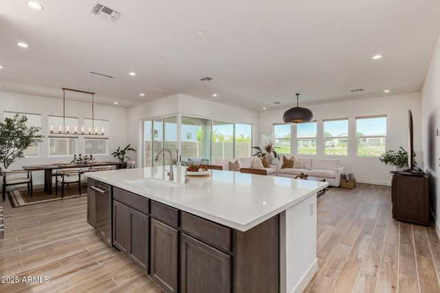 17360 W CRAWFORDSVILLE Drive, Surprise, AZ 85388