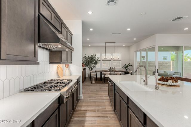 17360 W CRAWFORDSVILLE Drive, Surprise, AZ 85388