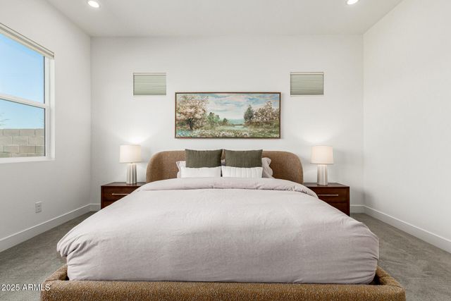 17360 W CRAWFORDSVILLE Drive, Surprise, AZ 85388