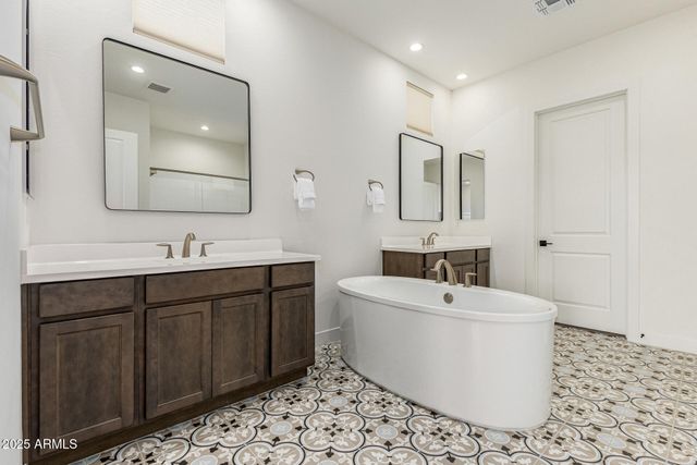 17360 W CRAWFORDSVILLE Drive, Surprise, AZ 85388