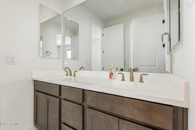 17360 W CRAWFORDSVILLE Drive, Surprise, AZ 85388