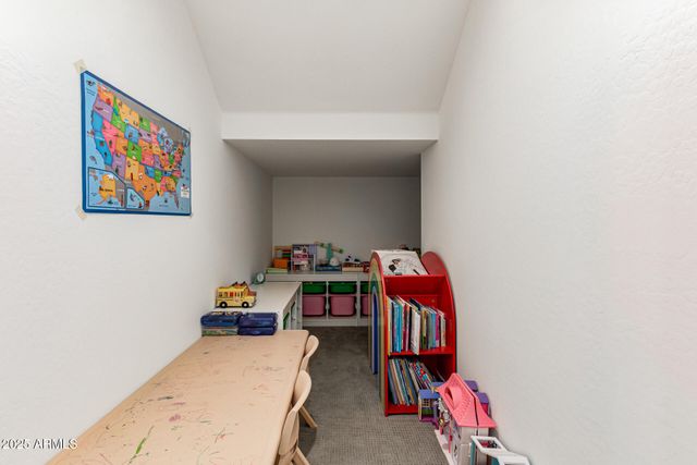 17360 W CRAWFORDSVILLE Drive, Surprise, AZ 85388