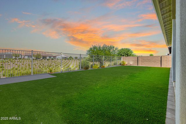 17360 W CRAWFORDSVILLE Drive, Surprise, AZ 85388