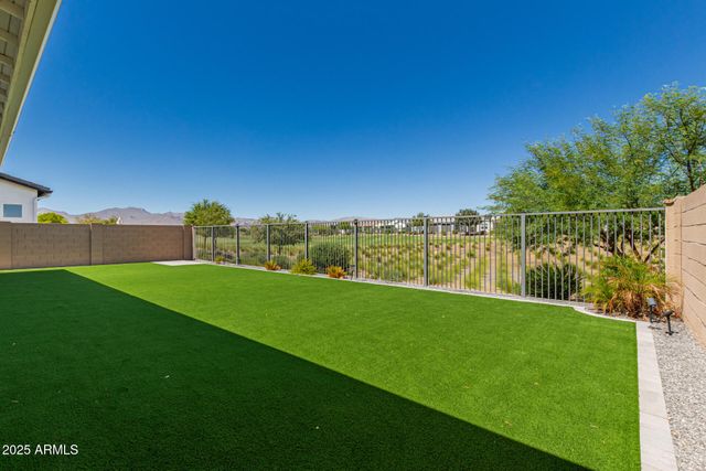 17360 W CRAWFORDSVILLE Drive, Surprise, AZ 85388