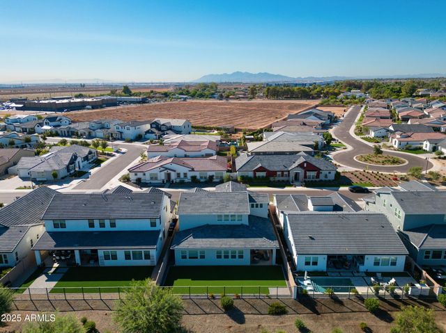 17360 W CRAWFORDSVILLE Drive, Surprise, AZ 85388