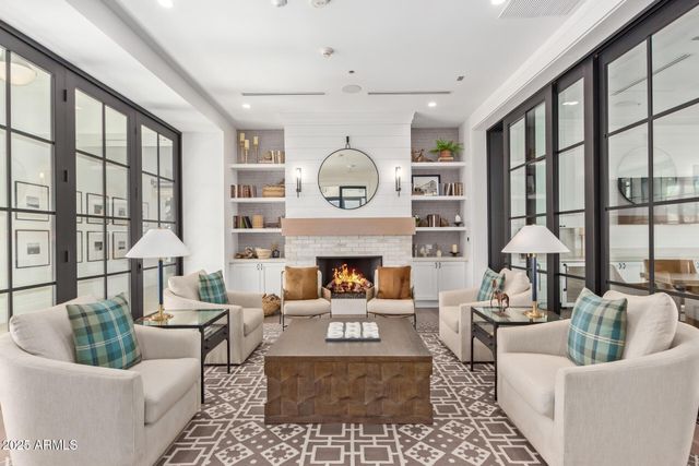 17360 W CRAWFORDSVILLE Drive, Surprise, AZ 85388