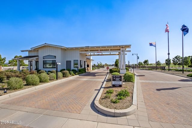 17360 W CRAWFORDSVILLE Drive, Surprise, AZ 85388