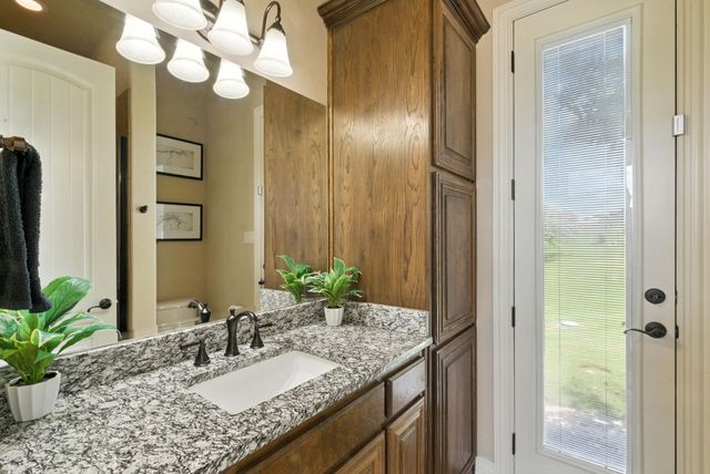 141 Pinnacle Peak Lane, Weatherford, TX 76087