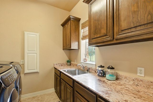 141 Pinnacle Peak Lane, Weatherford, TX 76087