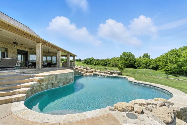 141 Pinnacle Peak Lane, Weatherford, TX 76087