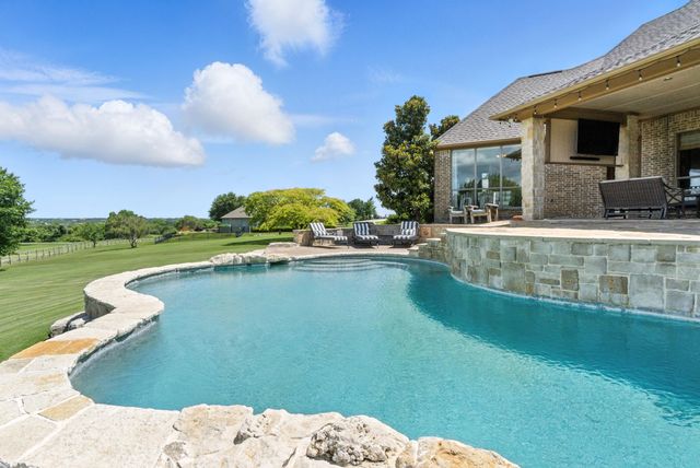 141 Pinnacle Peak Lane, Weatherford, TX 76087