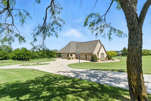 141 Pinnacle Peak Lane, Weatherford, TX 76087