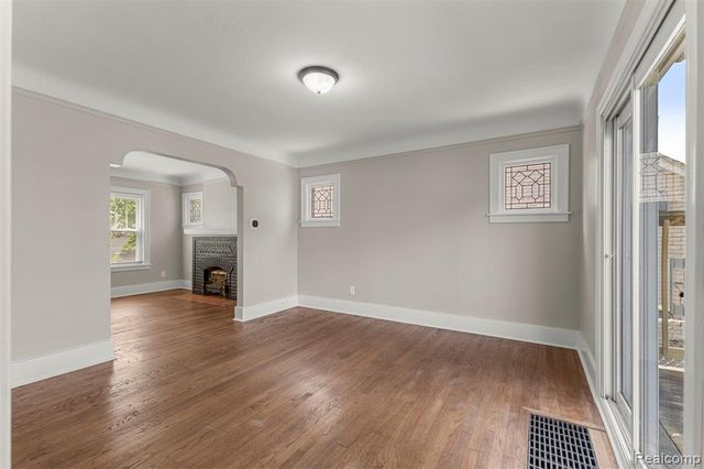 1056 Stewart Avenue, Lincoln Park, MI 48146