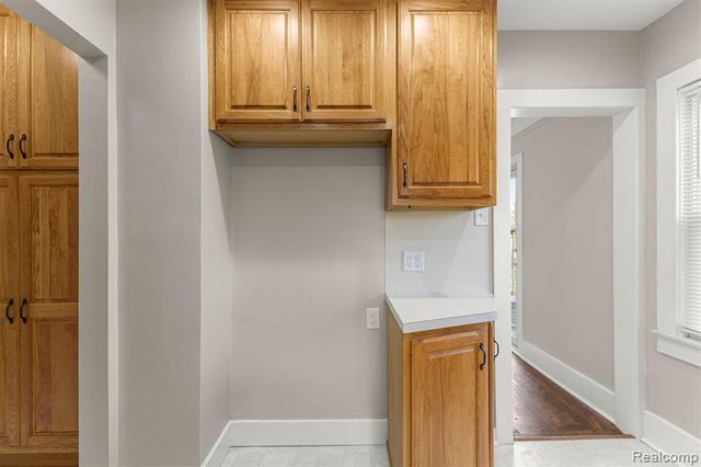 1056 Stewart Avenue, Lincoln Park, MI 48146