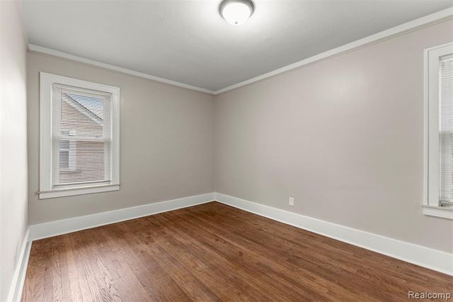 1056 Stewart Avenue, Lincoln Park, MI 48146