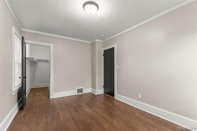 1056 Stewart Avenue, Lincoln Park, MI 48146