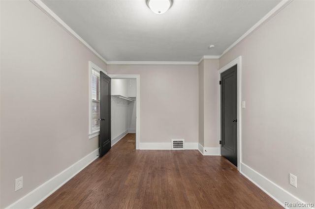 1056 Stewart Avenue, Lincoln Park, MI 48146