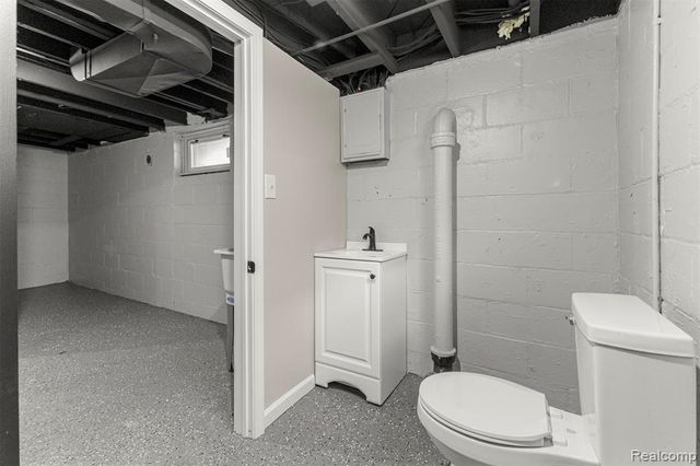 1056 Stewart Avenue, Lincoln Park, MI 48146