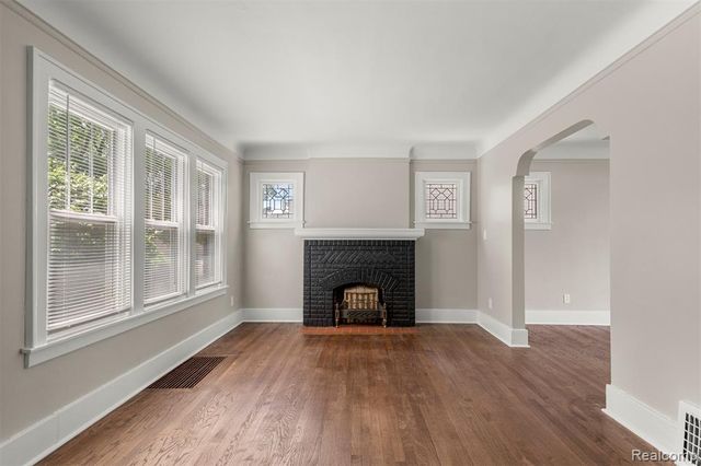 1056 Stewart Avenue, Lincoln Park, MI 48146
