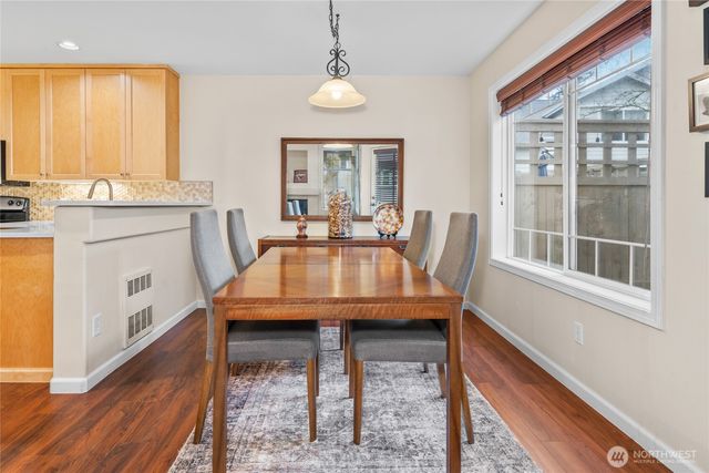 562 Elma Avenue NE, Renton, WA 98059