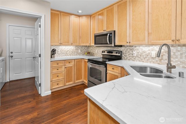 562 Elma Avenue NE, Renton, WA 98059