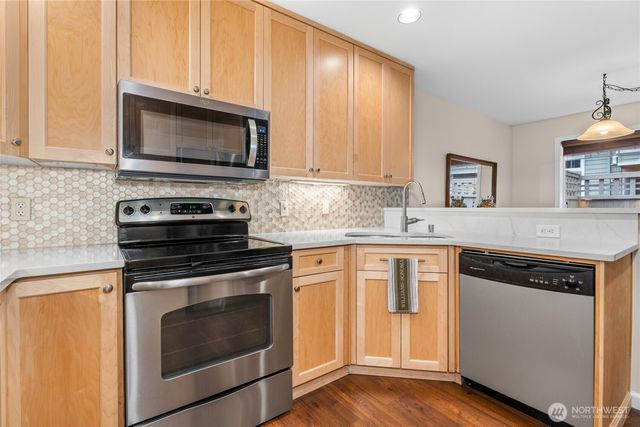 562 Elma Avenue NE, Renton, WA 98059